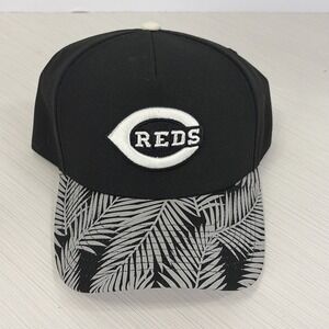 Cincinnati Reds Mitchell & Ness Pro Pinch Fit SnapBack Black Tropical Bill NEW